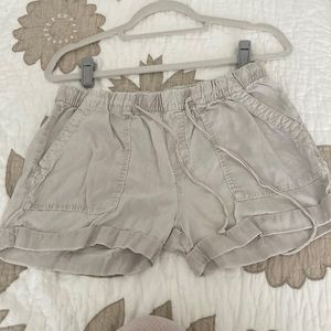 Bella Dahl Tan Shorts